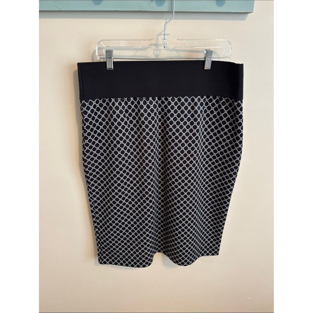 New Directions size xl Black & White Geometric Pencil Skirt